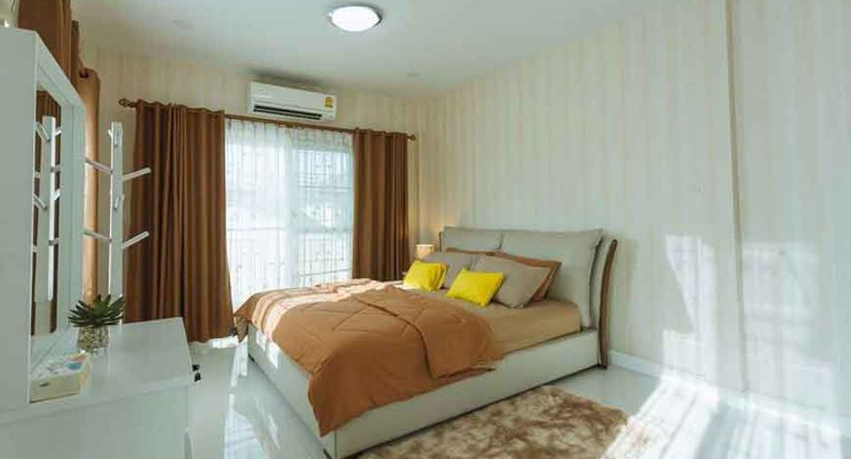 For rent 4 bedrooms villa in Mueang Chiang Mai, Chiang Mai