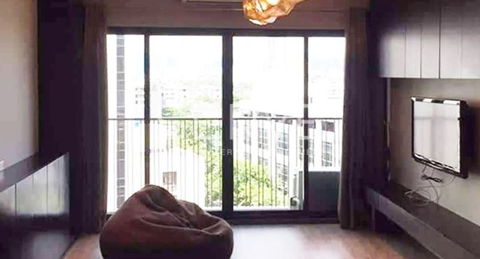 For sale 2 bed condo in Phaya Thai, Bangkok