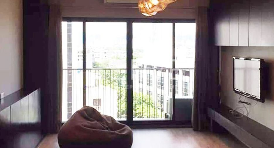 For sale 2 bed condo in Phaya Thai, Bangkok