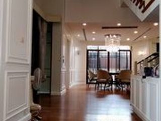 For rent 4 bedrooms house in Watthana, Bangkok