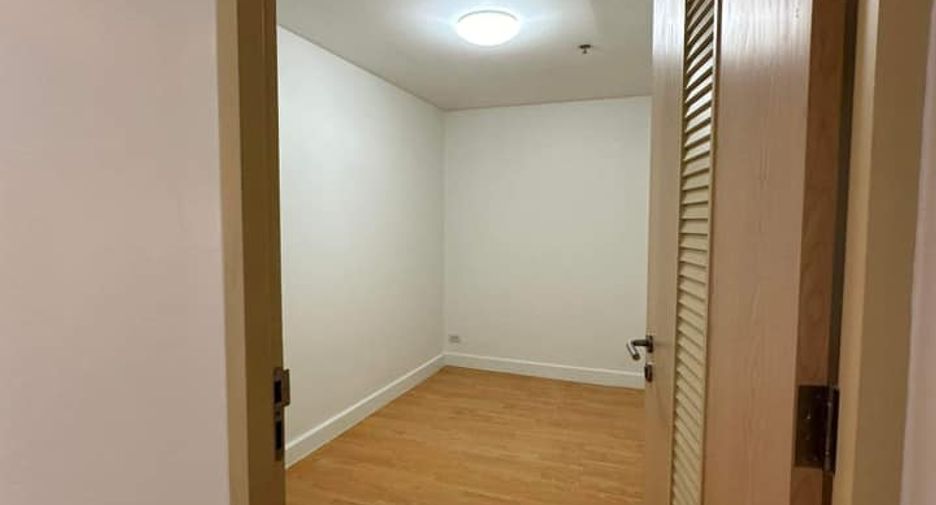For rent and for sale 3 bedrooms condo in Sathon, Bangkok