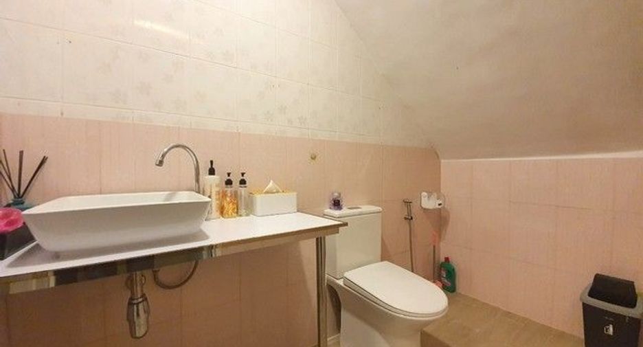 Local comercial en venta de 4 habitaciones en Don Mueang, Bangkok