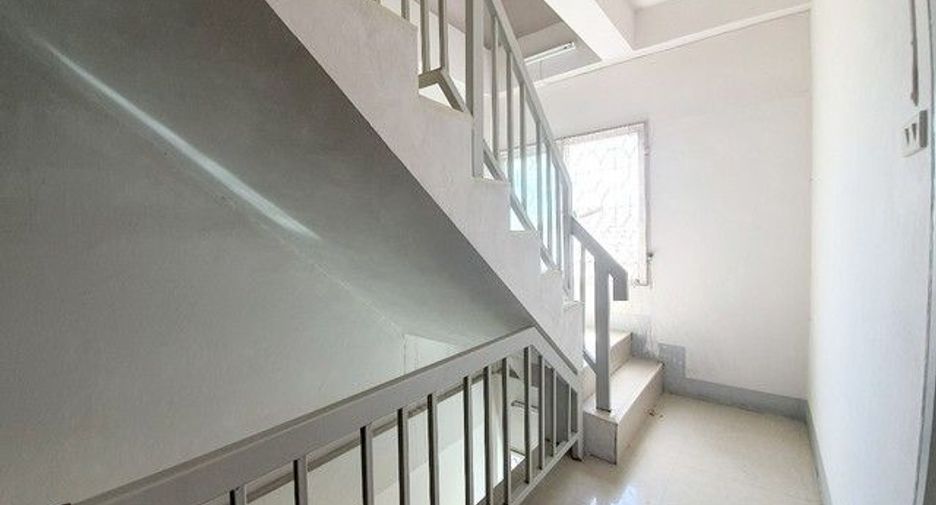 Local comercial en venta de 4 habitaciones en Don Mueang, Bangkok