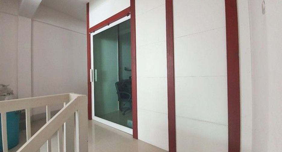 Local comercial en venta de 4 habitaciones en Don Mueang, Bangkok
