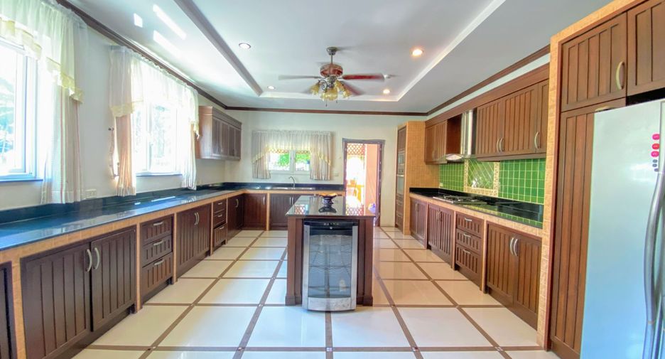ขาย 4 ห้องนอน บ้านเดี่ยว ใน บางละมุง, ชลบุรี