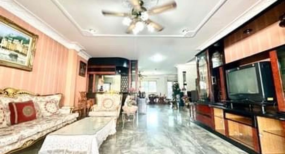 For rent 6 bed house in Taling Chan, Bangkok