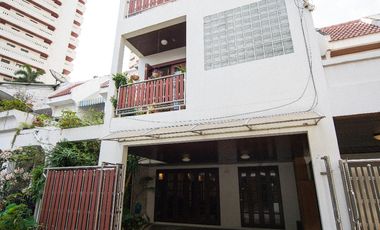 For sale 4 bedrooms house in Watthana, Bangkok