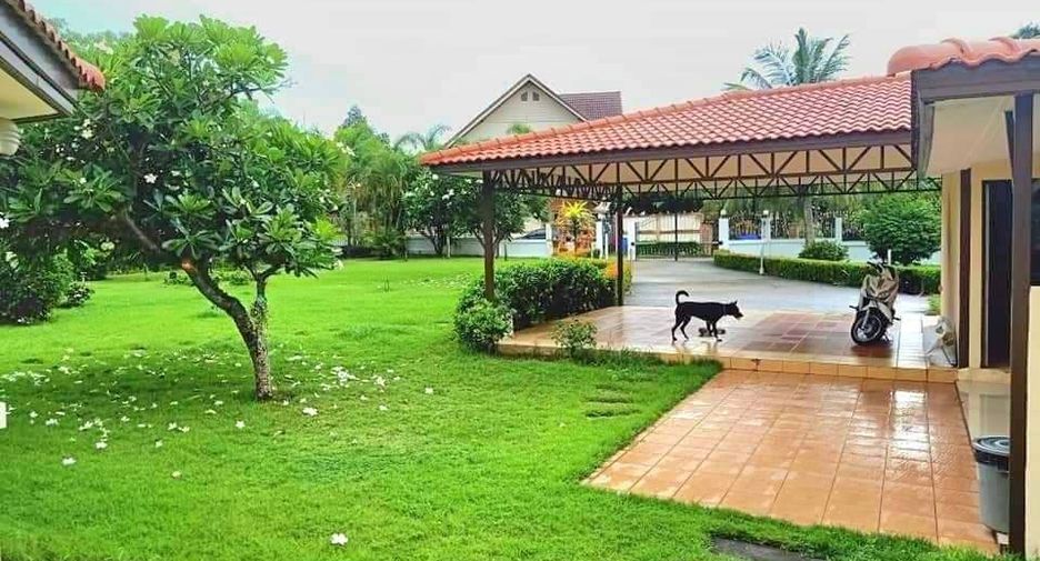 Villa zum Kauf mit 4 Zimmer in Sattahip, Chonburi