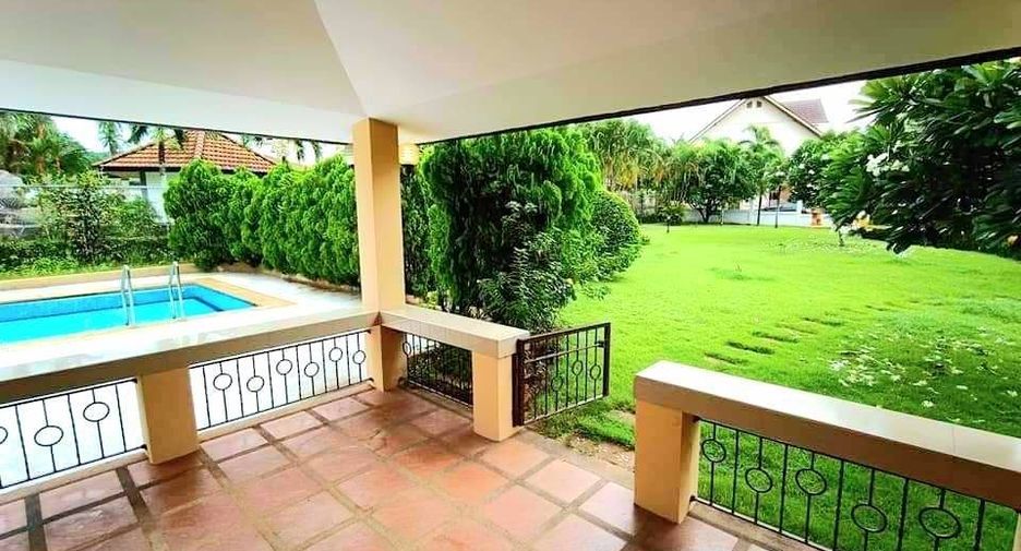 Villa zum Kauf mit 4 Zimmer in Sattahip, Chonburi