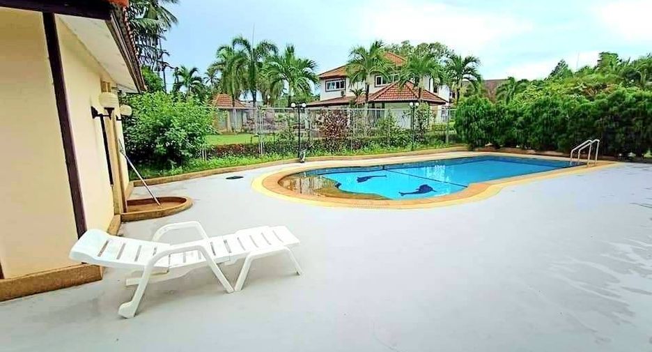 Villa zum Kauf mit 4 Zimmer in Sattahip, Chonburi