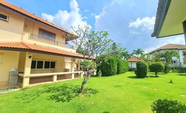For sale 4 ベッドルーム villa in Sattahip, Chonburi