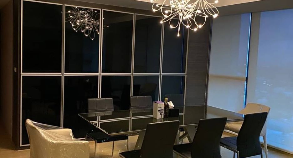 For rent 3 bedrooms condo in Sathon, Bangkok