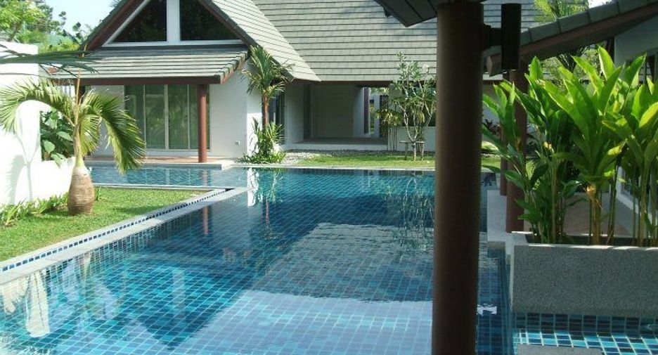 For sale 8 bed hotel in Mueang Phuket, Phuket