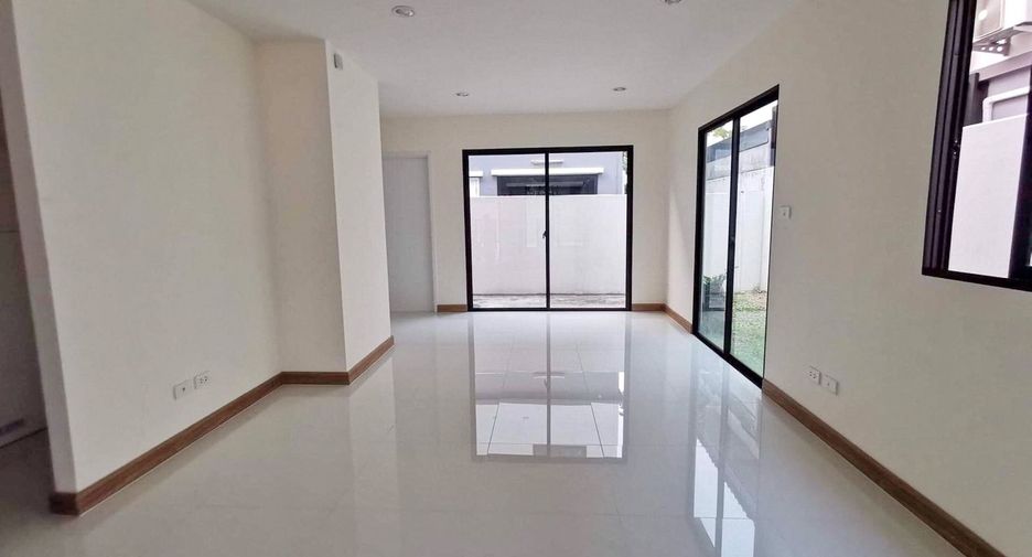For rent 3 bed townhouse in Bang Yai, Nonthaburi