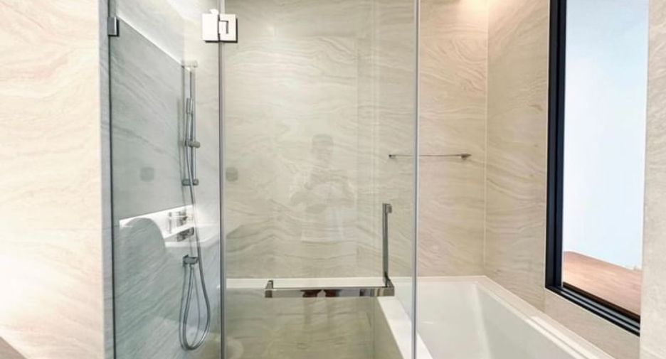 For rent and for sale 1 bed condo in Khlong Toei, Bangkok