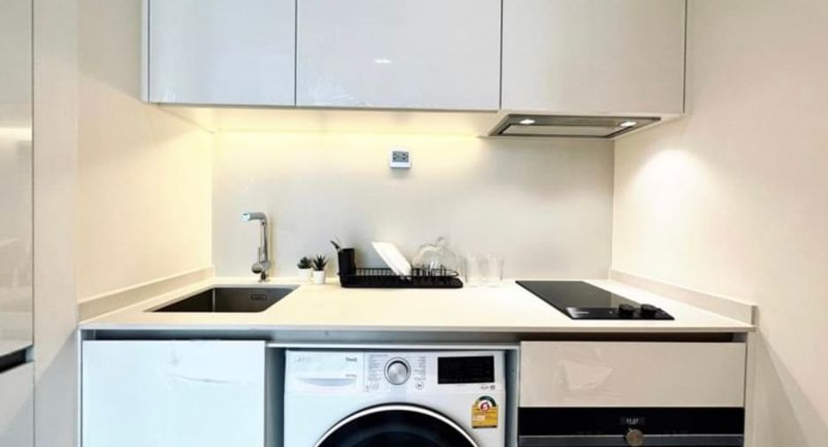 For rent and for sale 1 bed condo in Khlong Toei, Bangkok