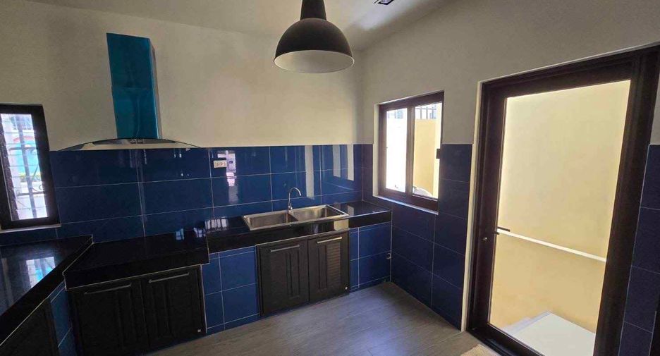 For rent and for sale 3 bedrooms townhouse in Suan Luang, Bangkok