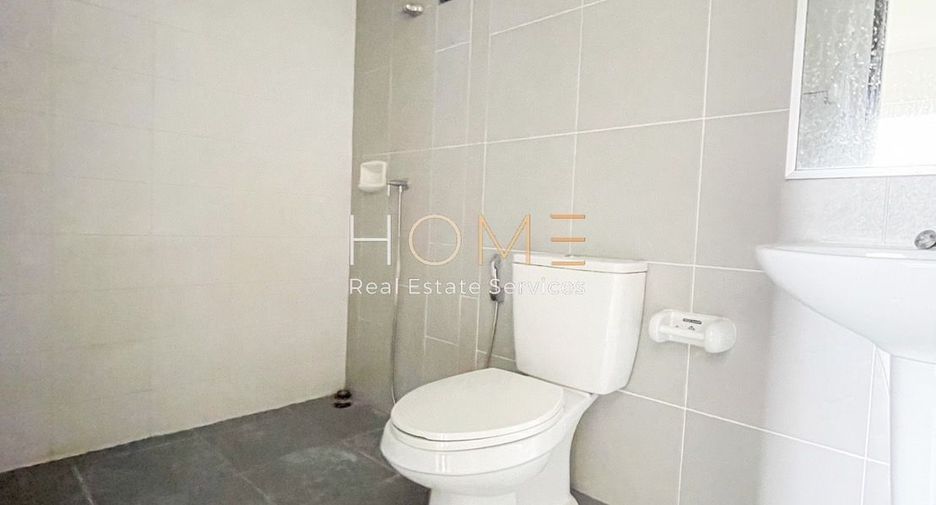 For sale 5 bedrooms townhouse in Lat Krabang, Bangkok