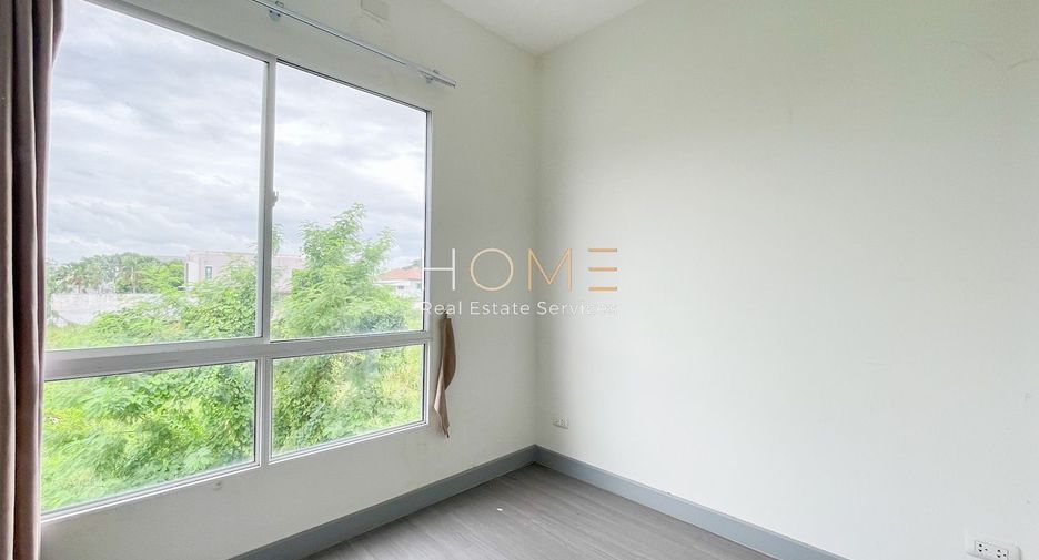 For sale 5 bedrooms townhouse in Lat Krabang, Bangkok
