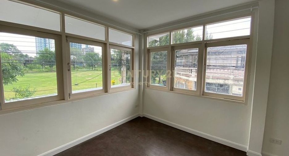 For sale 2 ベッドルーム house in Chatuchak, Bangkok