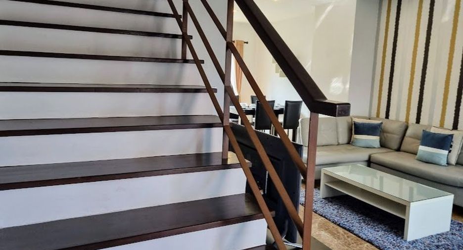For rent 3 bedrooms townhouse in Ko Samui, Surat Thani