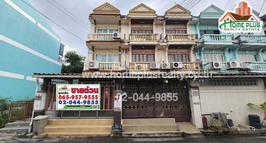 For sale 5 bed townhouse in Bangkok Yai, Bangkok
