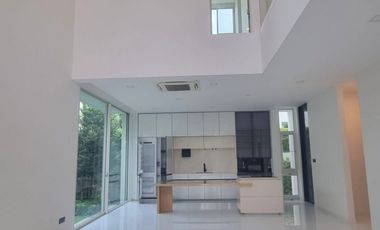 Casa en venta de 4 habitaciones en Bueng Kum, Bangkok