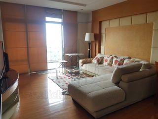 For rent 2 bedrooms condo in Pathum Wan, Bangkok