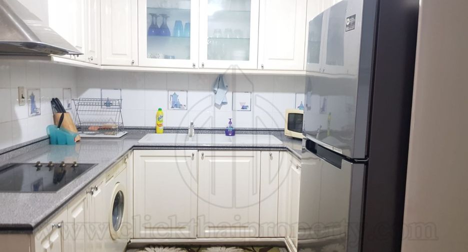 For rent 2 bedrooms condo in Pathum Wan, Bangkok