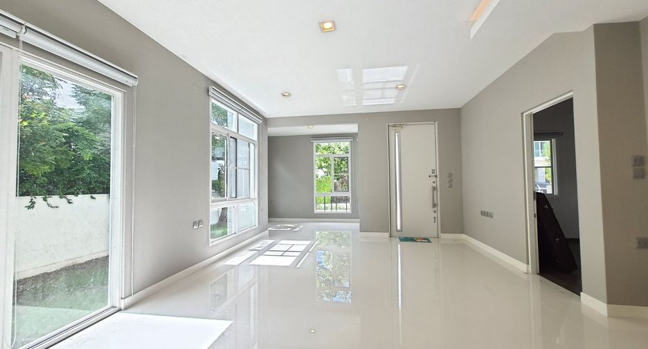For sale 4 bedrooms house in Bang Bua Thong, Nonthaburi