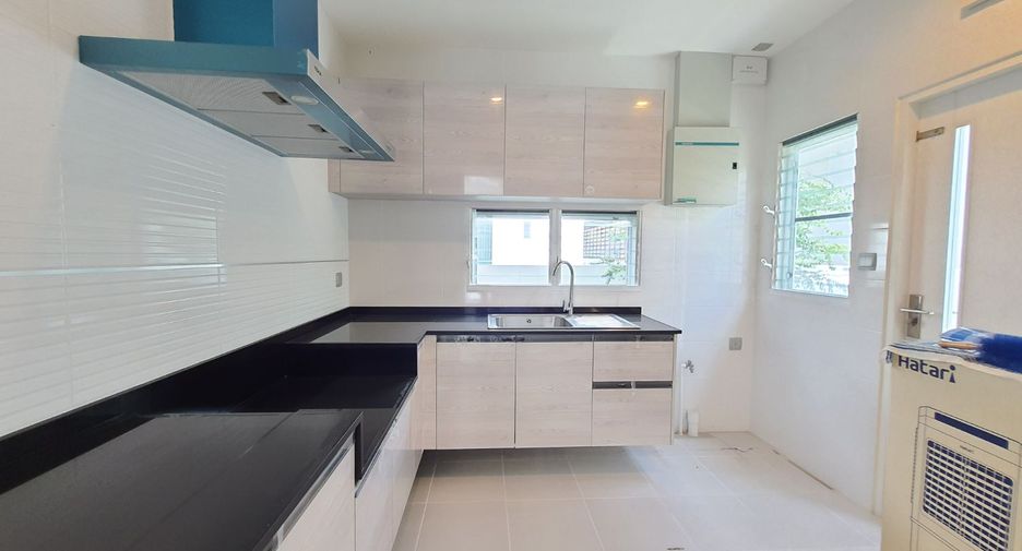 For sale 4 bedrooms house in Bang Bua Thong, Nonthaburi