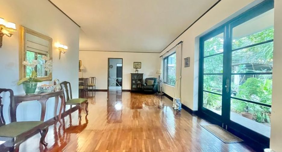 Haus zur Miete mit 3 Zimmer in Watthana, Bangkok