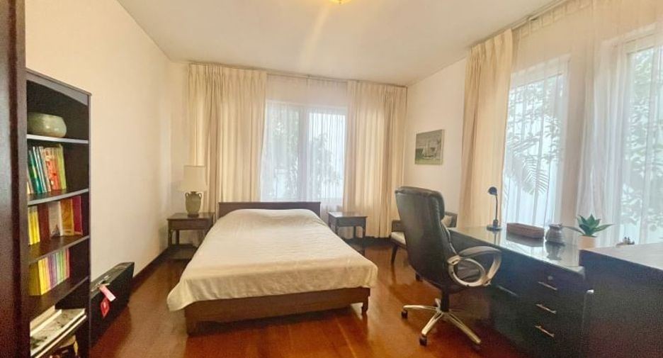 Haus zur Miete mit 3 Zimmer in Watthana, Bangkok