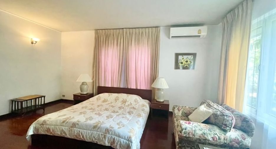 Haus zur Miete mit 3 Zimmer in Watthana, Bangkok