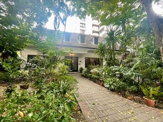 Haus zur Miete mit 3 Zimmer in Watthana, Bangkok