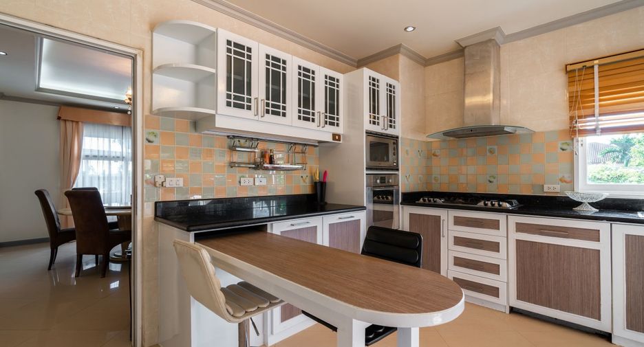 Villa en alquiler de 4 habitaciones en Mueang Phuket, Phuket