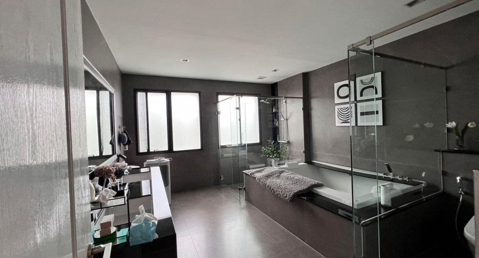 For rent 4 bedrooms house in Prawet, Bangkok