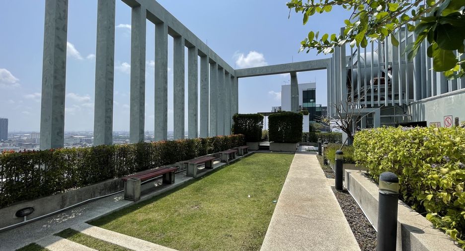 For sale 1 bed condo in Mueang Samut Prakan, Samut Prakan