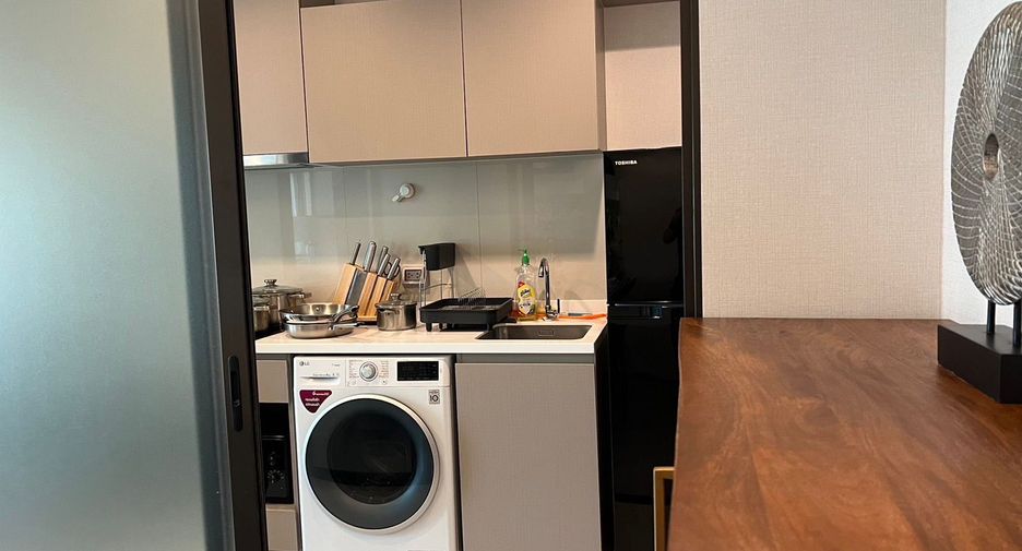 For rent 2 bedrooms apartment in Phra Khanong, Bangkok