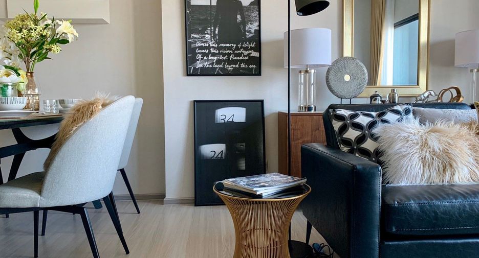 For rent 2 bedrooms apartment in Phra Khanong, Bangkok