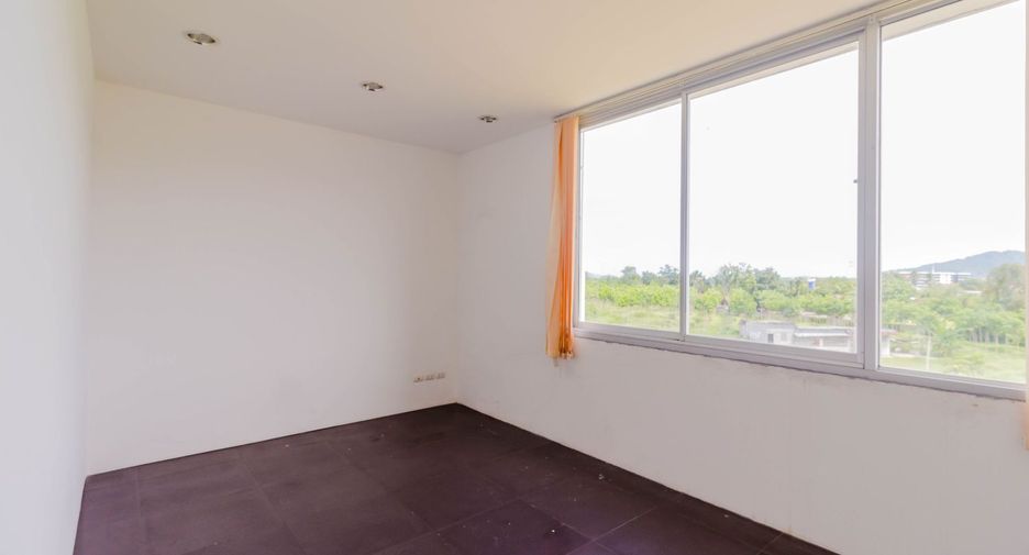 For sale 3 bedrooms retail Space in Mueang Phuket, Phuket