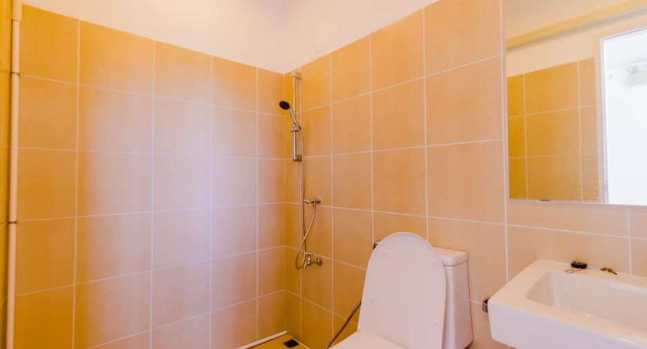 For sale 3 bedrooms retail Space in Mueang Phuket, Phuket