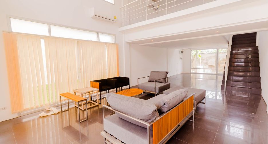 For sale 3 bedrooms retail Space in Mueang Phuket, Phuket