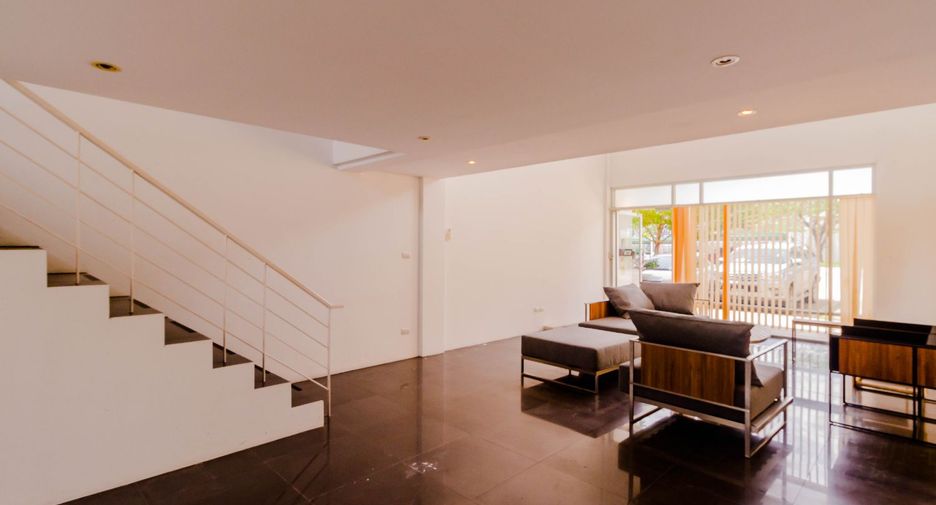 For sale 3 bedrooms retail Space in Mueang Phuket, Phuket