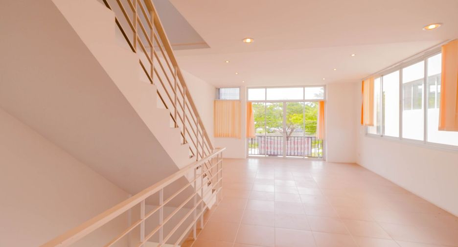 For sale 3 bedrooms retail Space in Mueang Phuket, Phuket