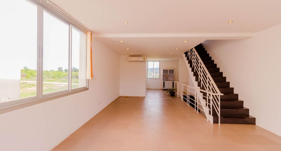 For sale 3 bedrooms retail Space in Mueang Phuket, Phuket