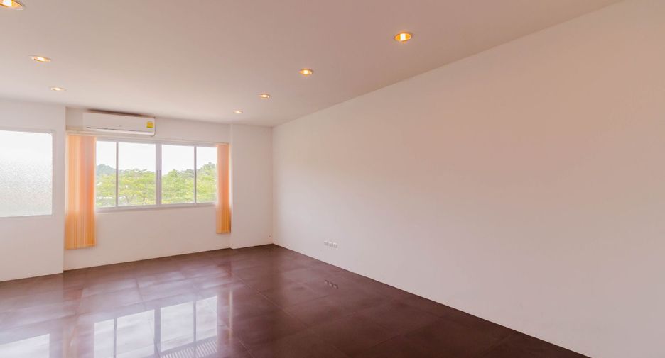 For sale 3 bedrooms retail Space in Mueang Phuket, Phuket