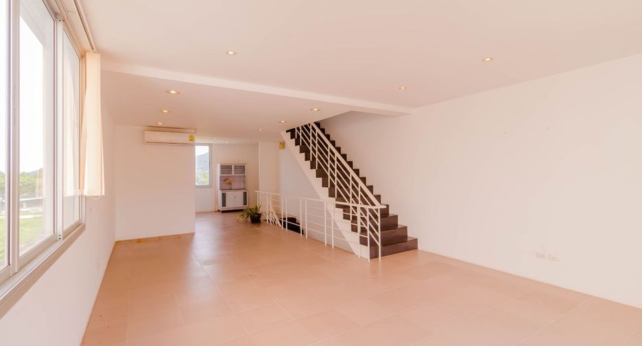 For sale 3 bedrooms retail Space in Mueang Phuket, Phuket