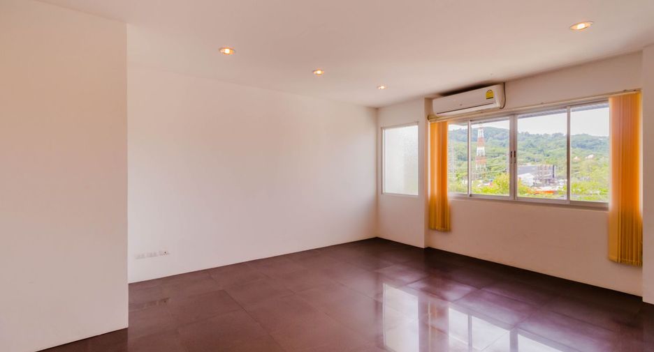 For sale 3 bedrooms retail Space in Mueang Phuket, Phuket