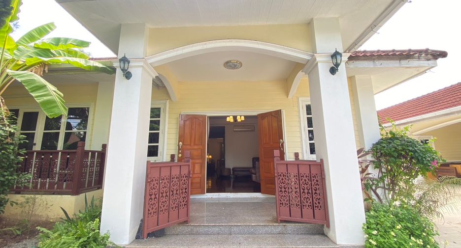 For rent 3 bedrooms house in San Sai, Chiang Mai